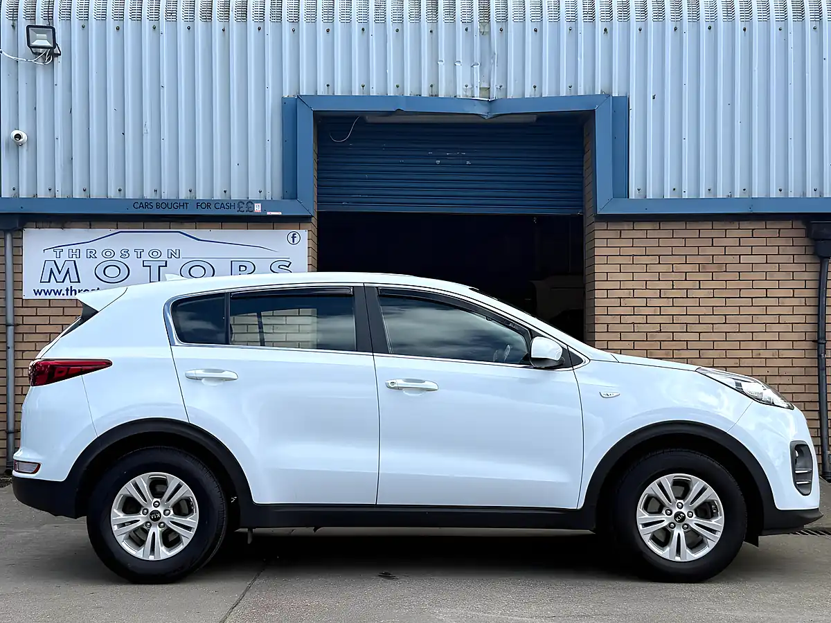 Used 2017 Kia Sportage 1 White - Interior and Exterior details 6