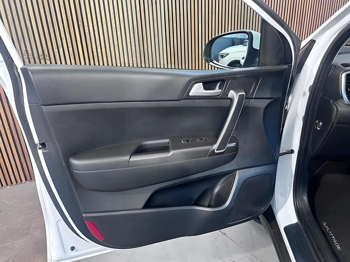 Used 2017 Kia Sportage 1 White - Interior and Exterior details 14