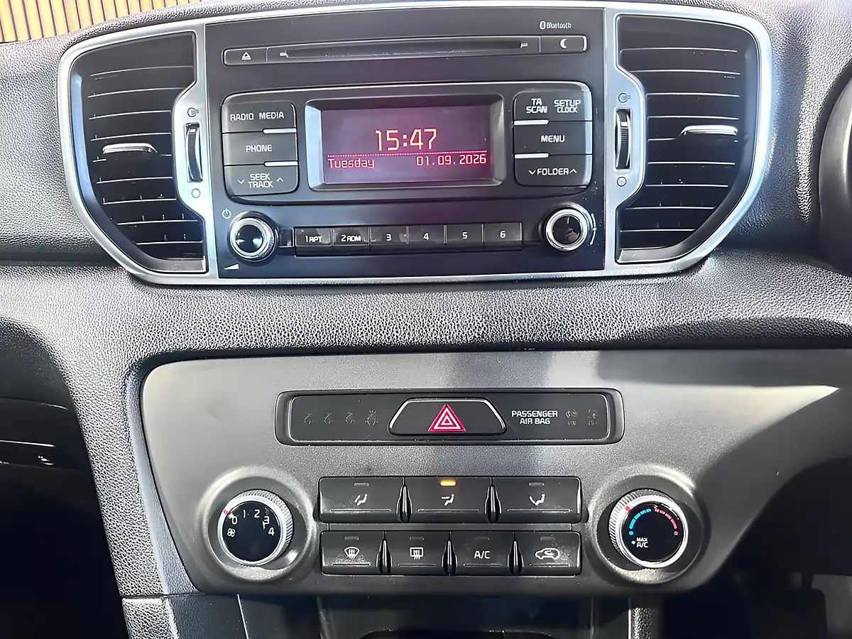 Used 2017 Kia Sportage 1 White - Interior and Exterior details 17