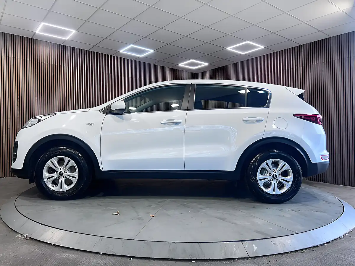 Used 2017 Kia Sportage 1 White - Interior and Exterior details 6