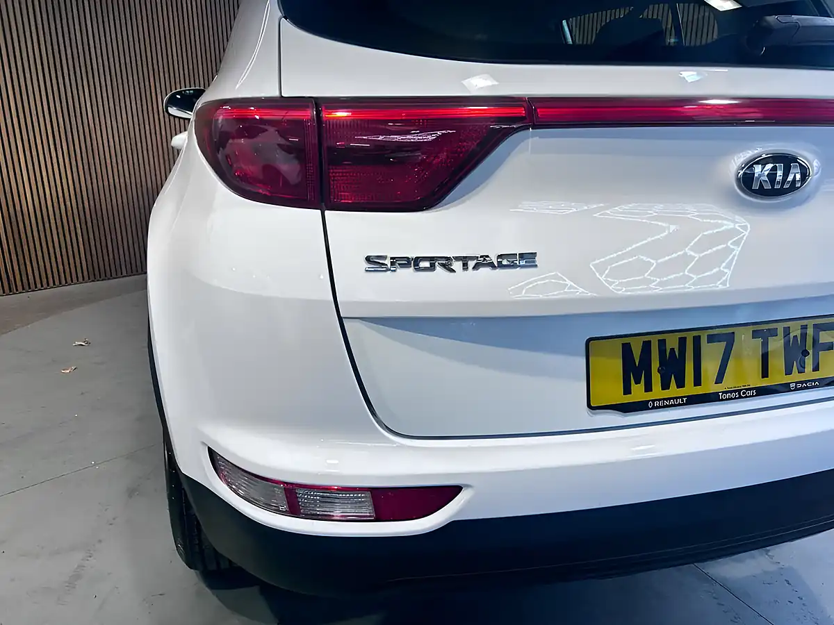 Used 2017 Kia Sportage 1 White - Interior and Exterior details 9