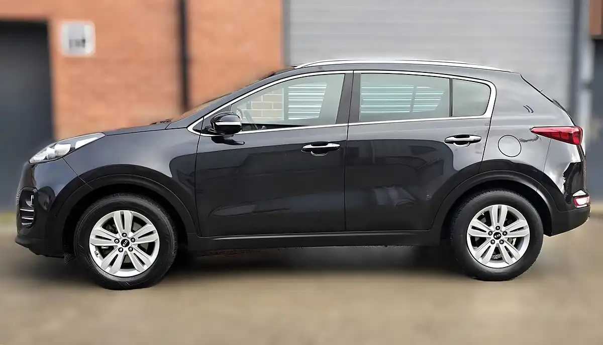 Used 2017 Kia Sportage 2 Black - Interior and Exterior details 8