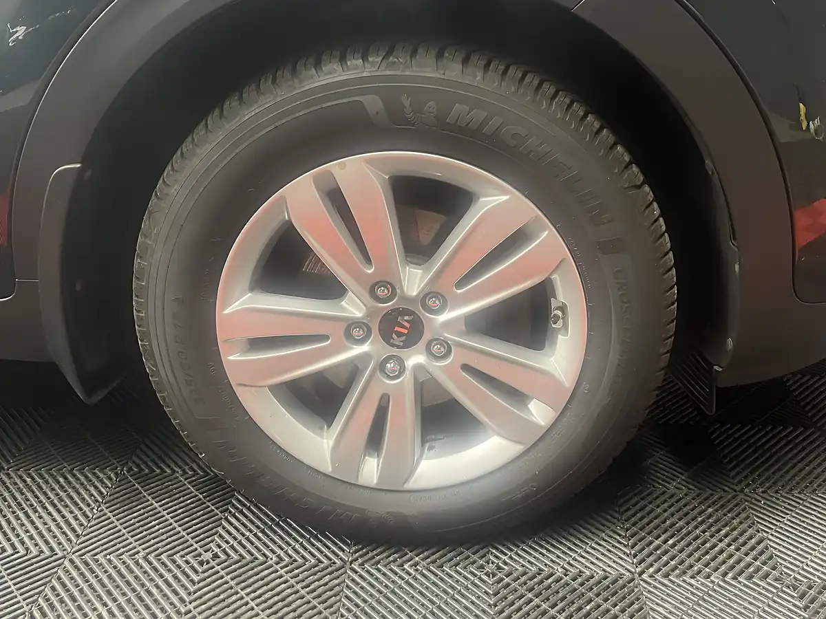 Used 2017 Kia Sportage 2 Black - Interior and Exterior details 10