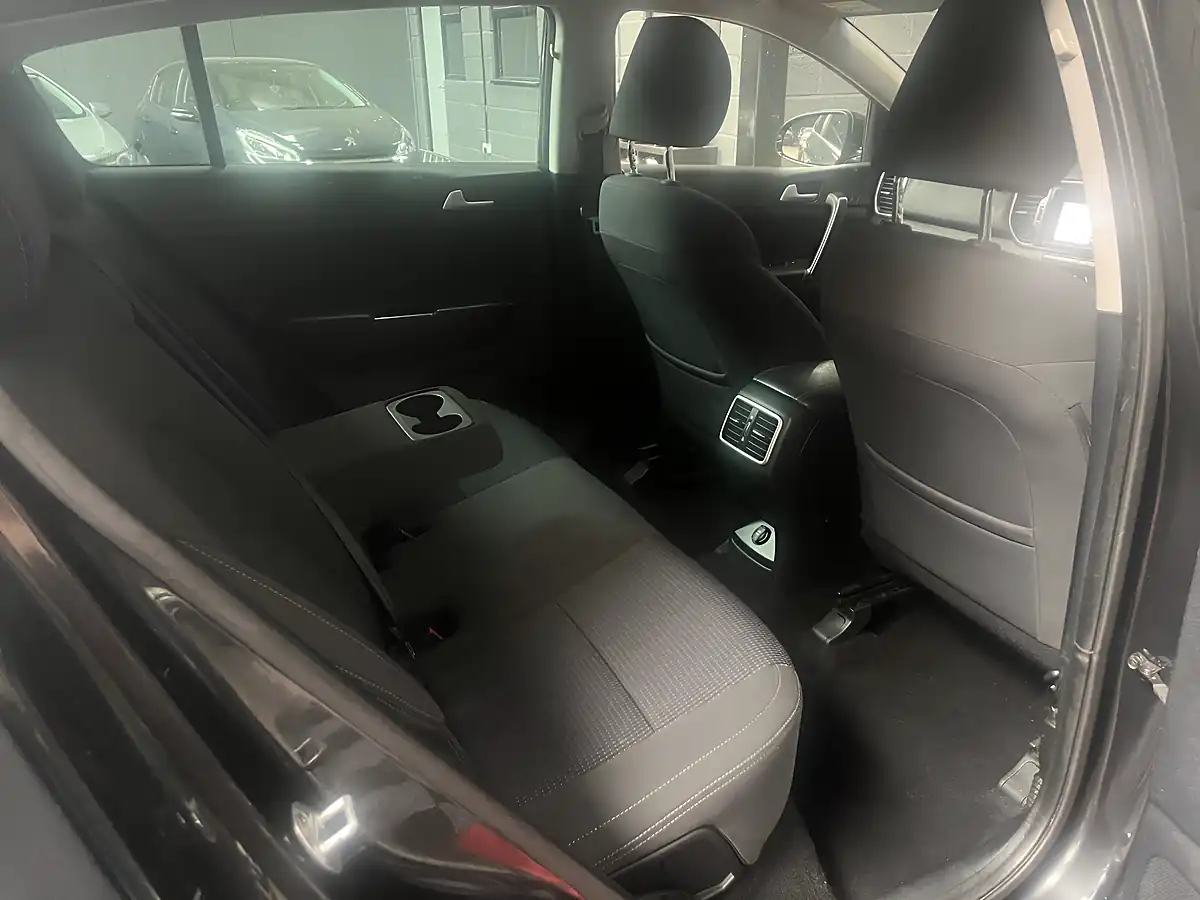 Used 2017 Kia Sportage 2 Black - Interior and Exterior details 15
