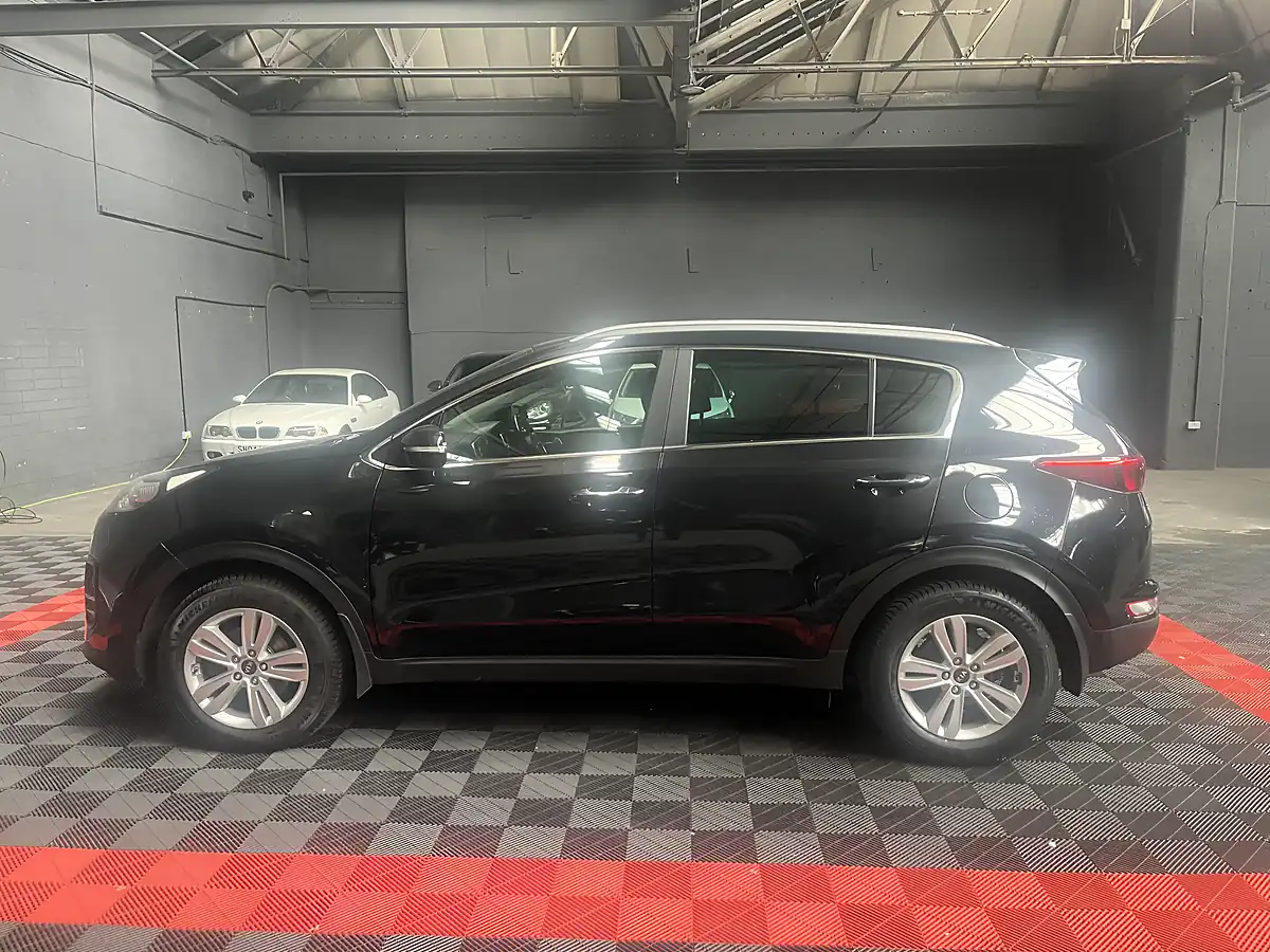 Used 2017 Kia Sportage 2 Black - Interior and Exterior details 4