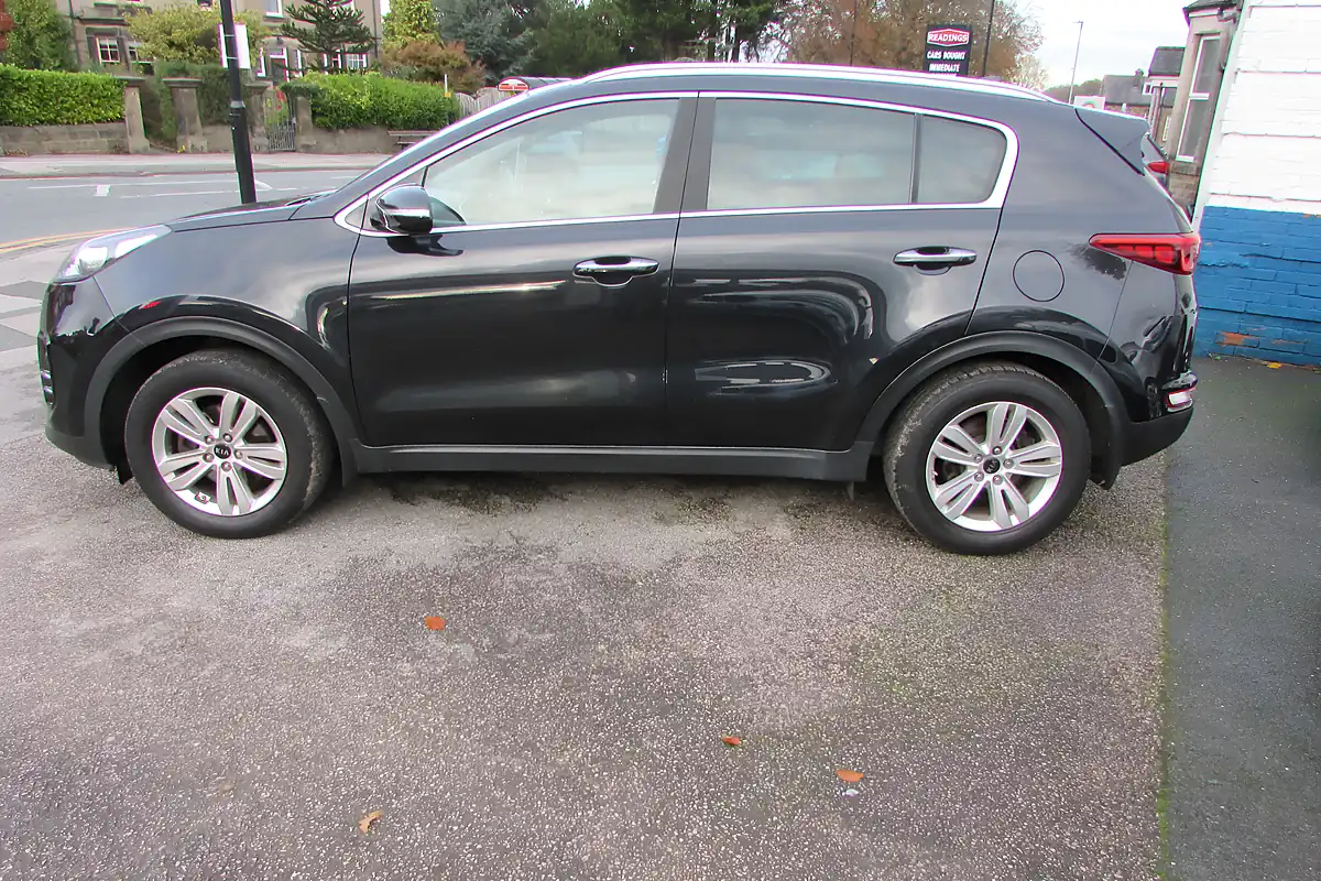 Used 2017 Kia Sportage 2 Black - Interior and Exterior details 4