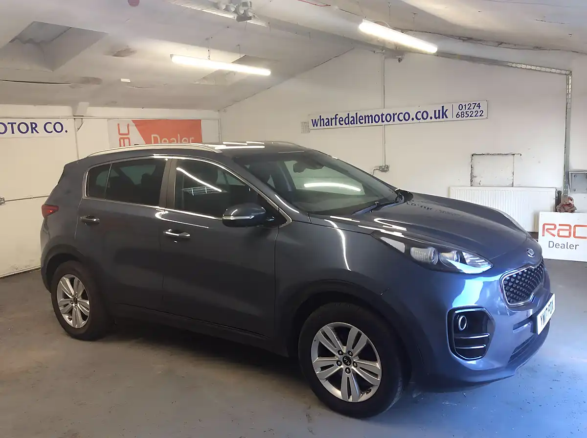 Used 2017 Kia Sportage 2 Blue - Interior and Exterior details 10