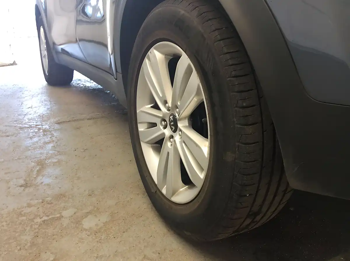 Used 2017 Kia Sportage 2 Blue - Interior and Exterior details 16
