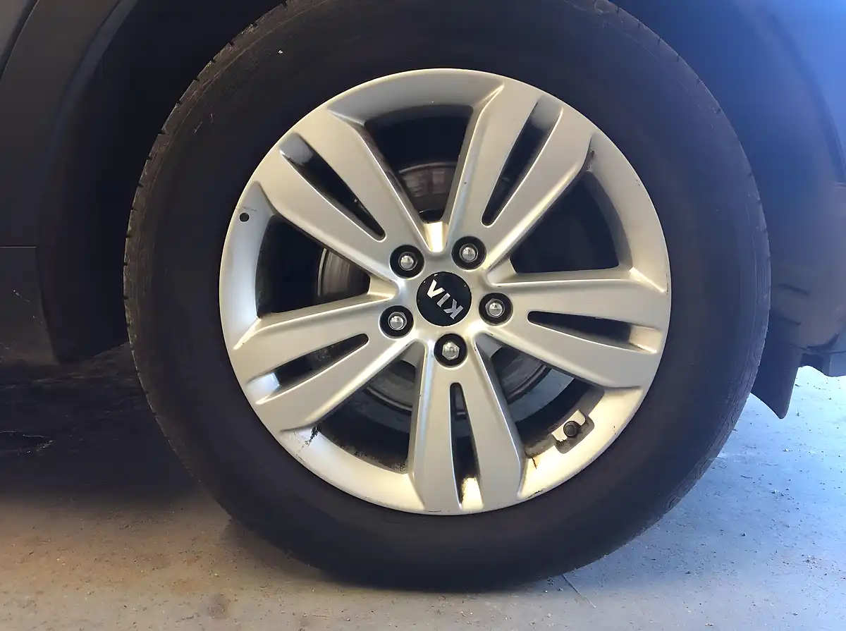 Used 2017 Kia Sportage 2 Blue - Interior and Exterior details 18