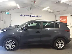Used 2017 Kia Sportage 2 Blue - Interior and Exterior details 2