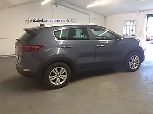 Used 2017 Kia Sportage 2 Blue - Interior and Exterior details 7
