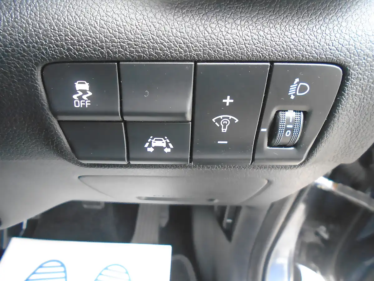 Used 2017 Kia Sportage 2 Blue - Interior and Exterior details 11