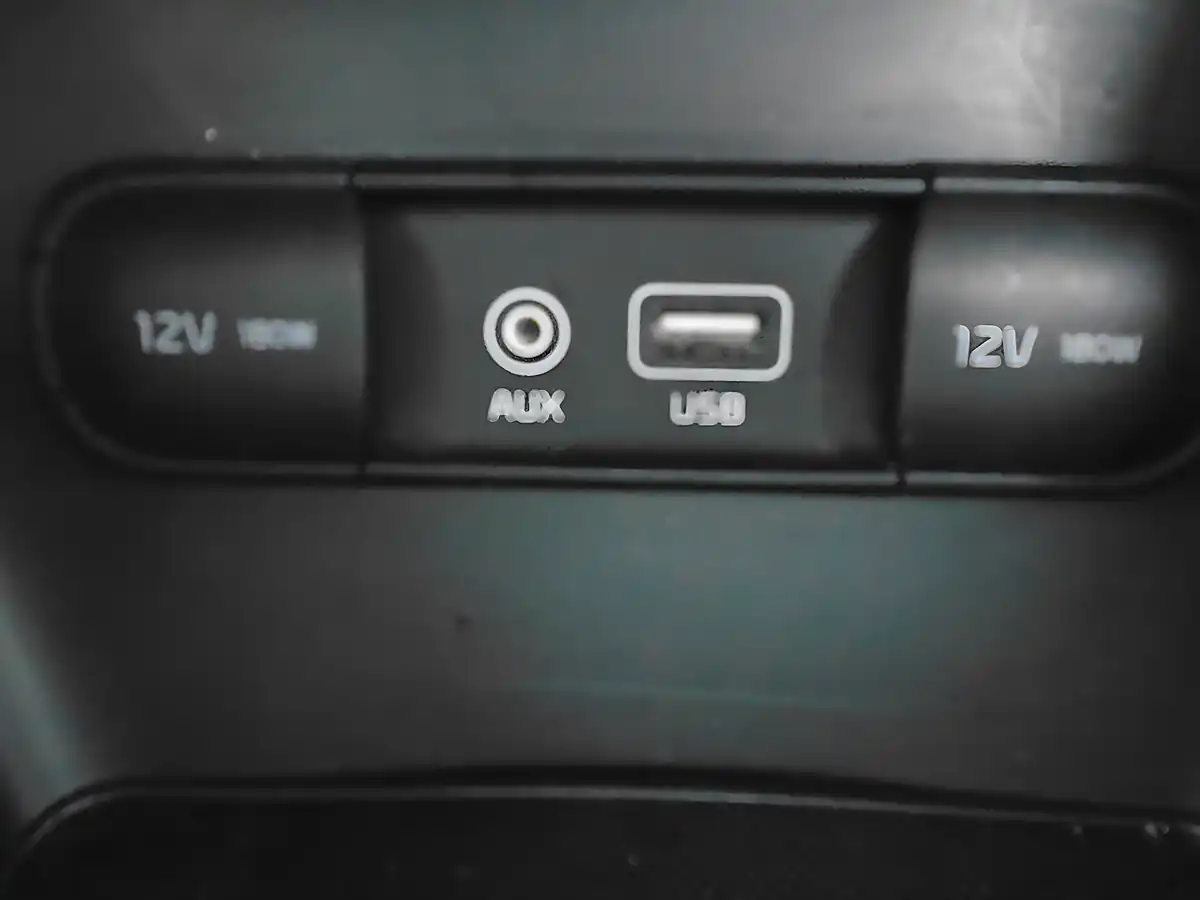 Used 2017 Kia Sportage 2 Blue - Interior and Exterior details 13