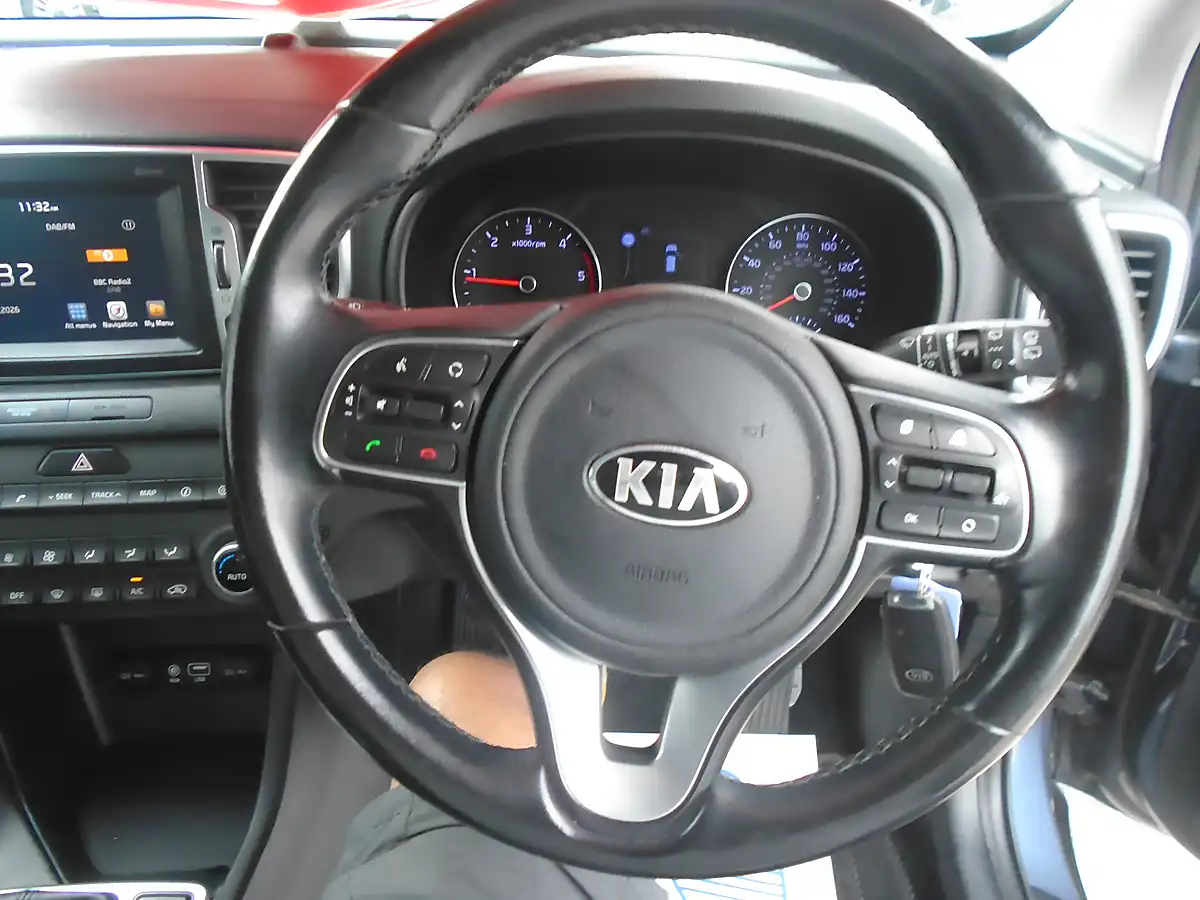 Used 2017 Kia Sportage 2 Blue - Interior and Exterior details 15