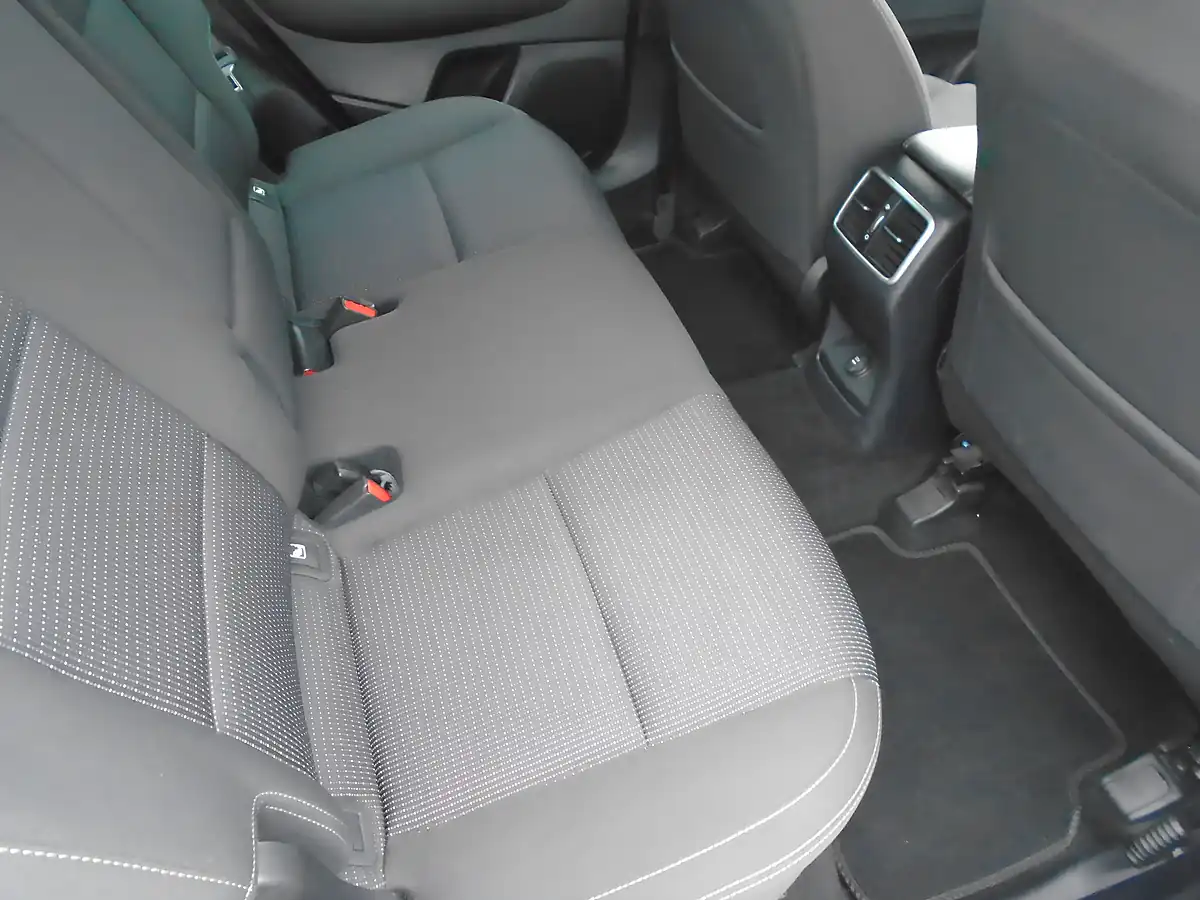 Used 2017 Kia Sportage 2 Blue - Interior and Exterior details 8