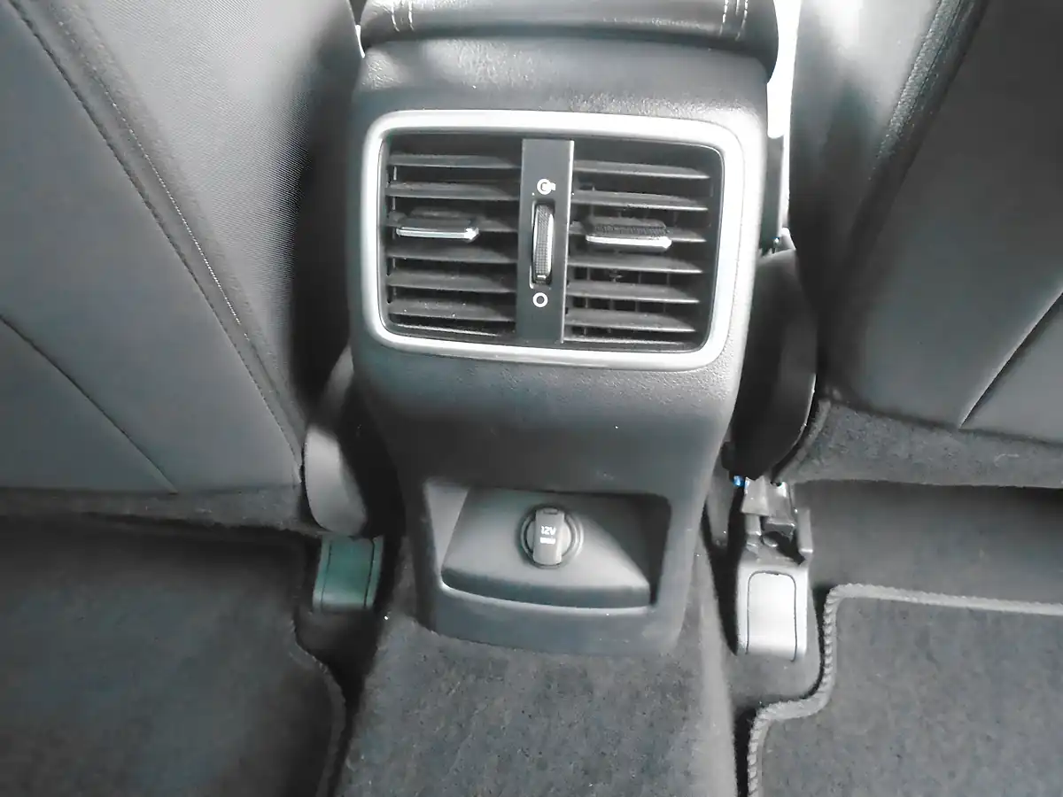 Used 2017 Kia Sportage 2 Blue - Interior and Exterior details 9
