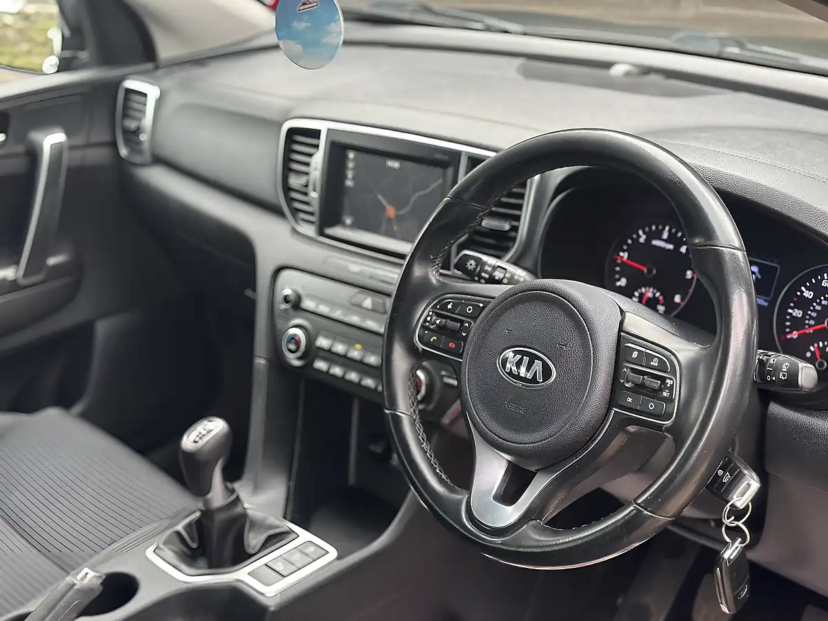 Used 2017 Kia Sportage 2 Grey - Interior and Exterior details 11