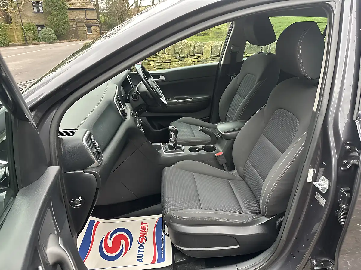 Used 2017 Kia Sportage 2 Grey - Interior and Exterior details 12