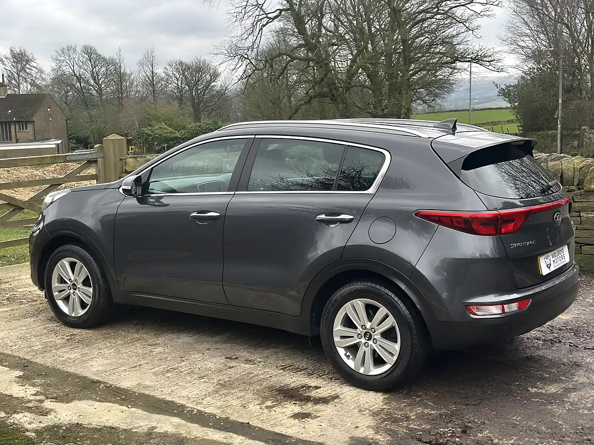 Used 2017 Kia Sportage 2 Grey - Interior and Exterior details 16