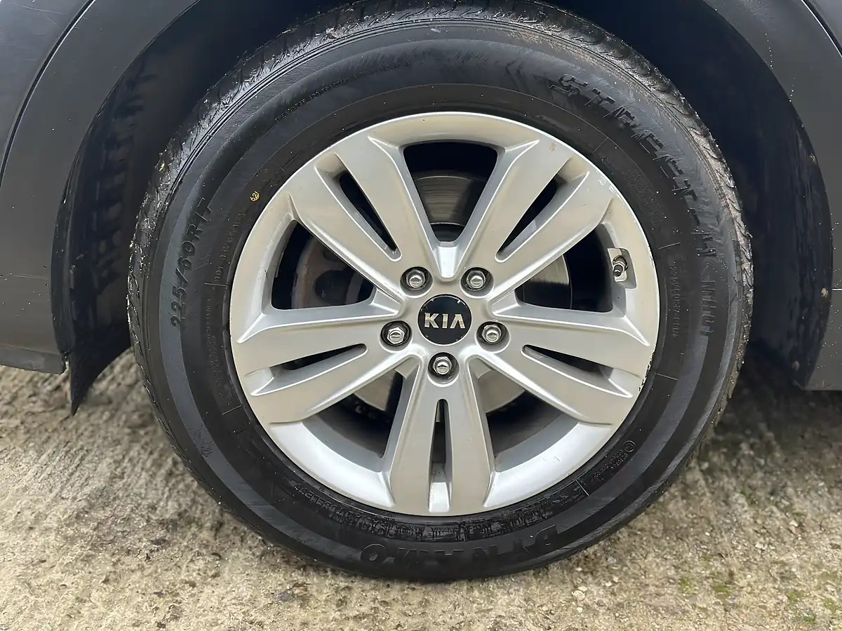 Used 2017 Kia Sportage 2 Grey - Interior and Exterior details 18