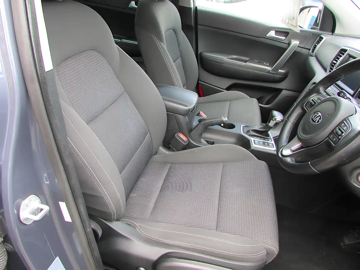 Used 2017 Kia Sportage 2 Isg Blue - Interior and Exterior details 11