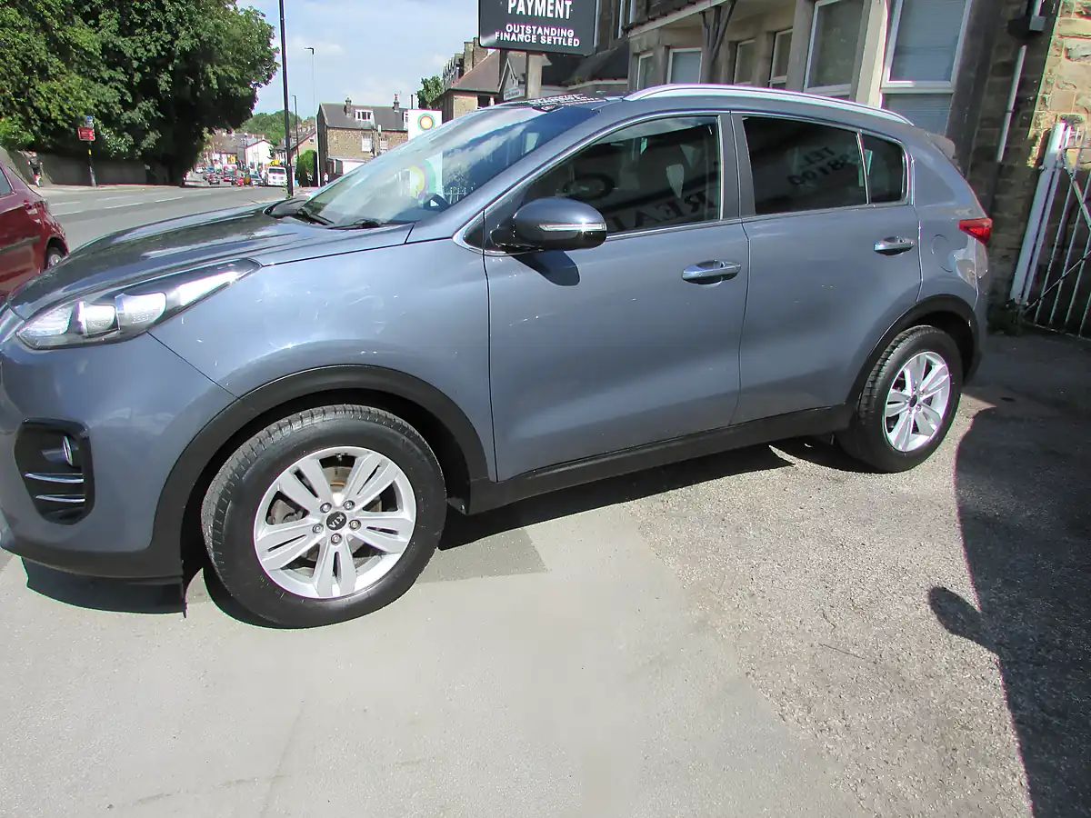 Used 2017 Kia Sportage 2 Isg Blue - Interior and Exterior details 8
