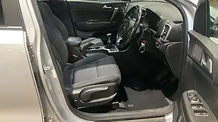 Used 2017 Kia Sportage 2 Silver - Interior and Exterior details 11
