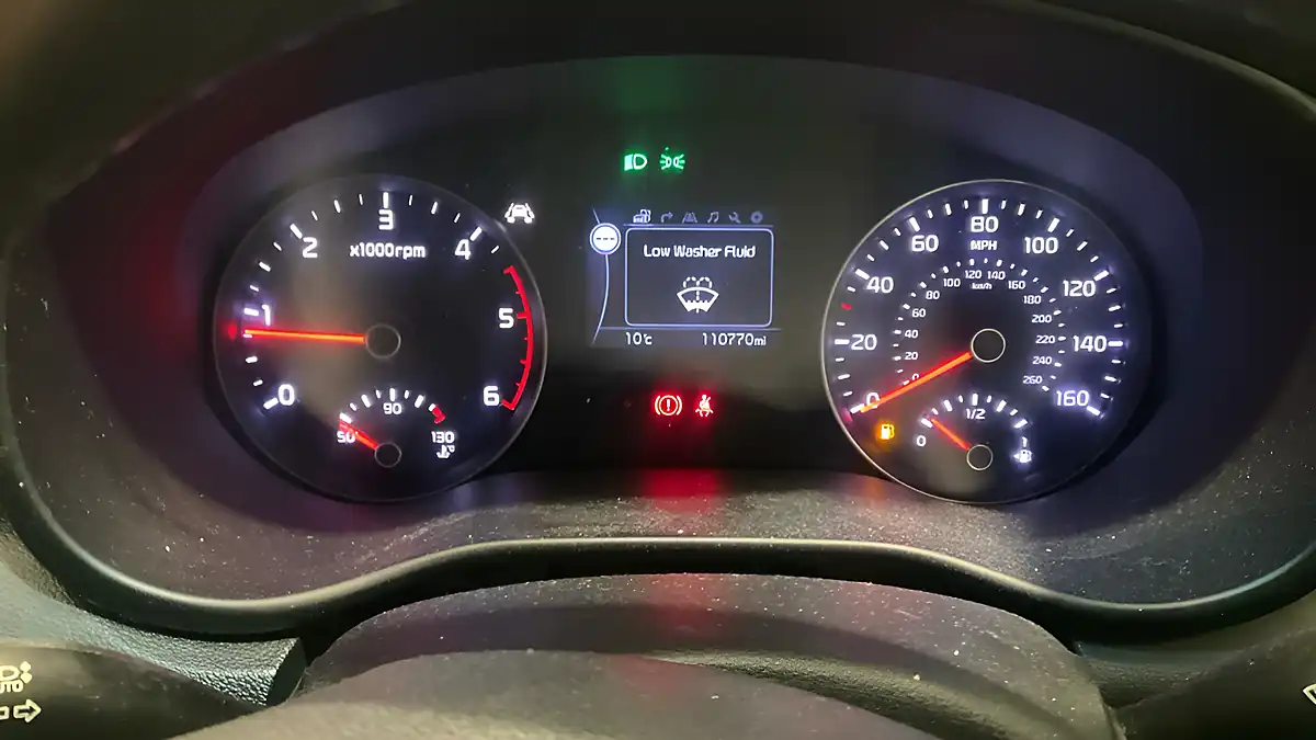 Used 2017 Kia Sportage 2 Silver - Interior and Exterior details 12