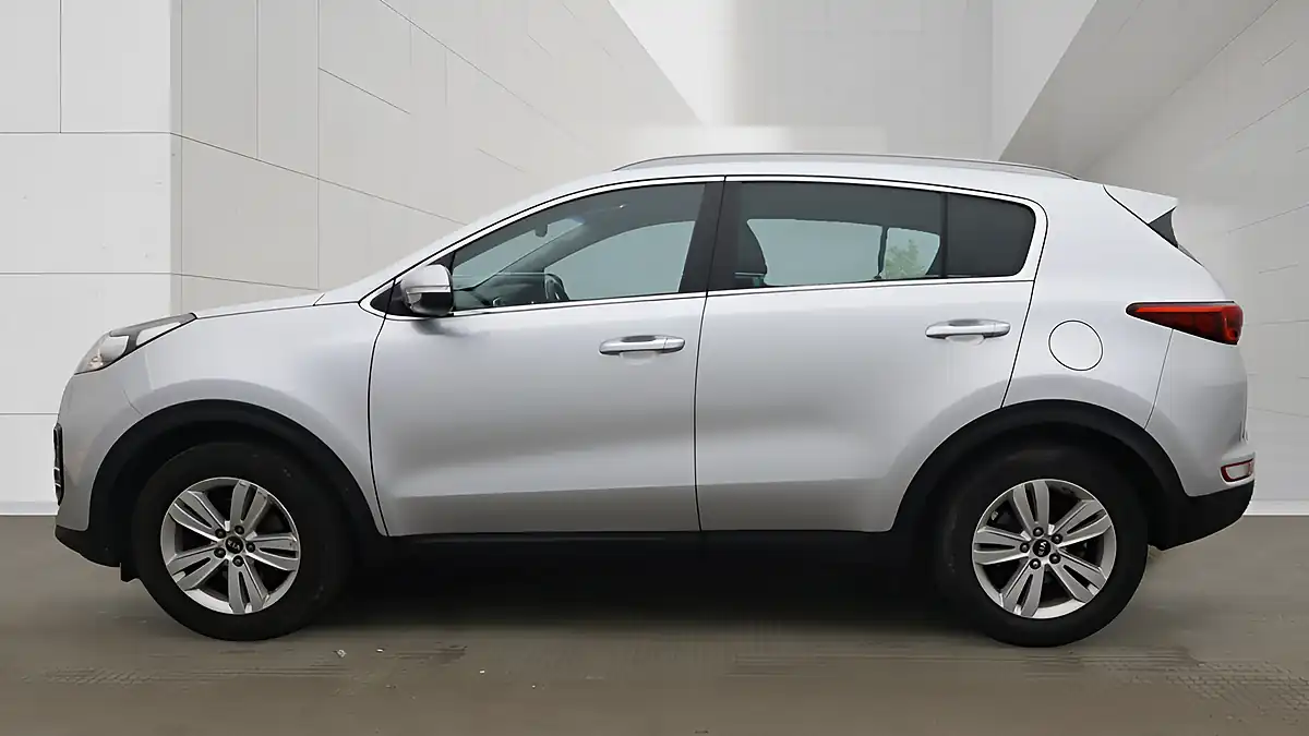 Used 2017 Kia Sportage 2 Silver - Interior and Exterior details 6