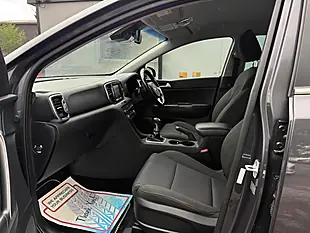 Used 2017 Kia Sportage 2 Silver - Interior and Exterior details 11