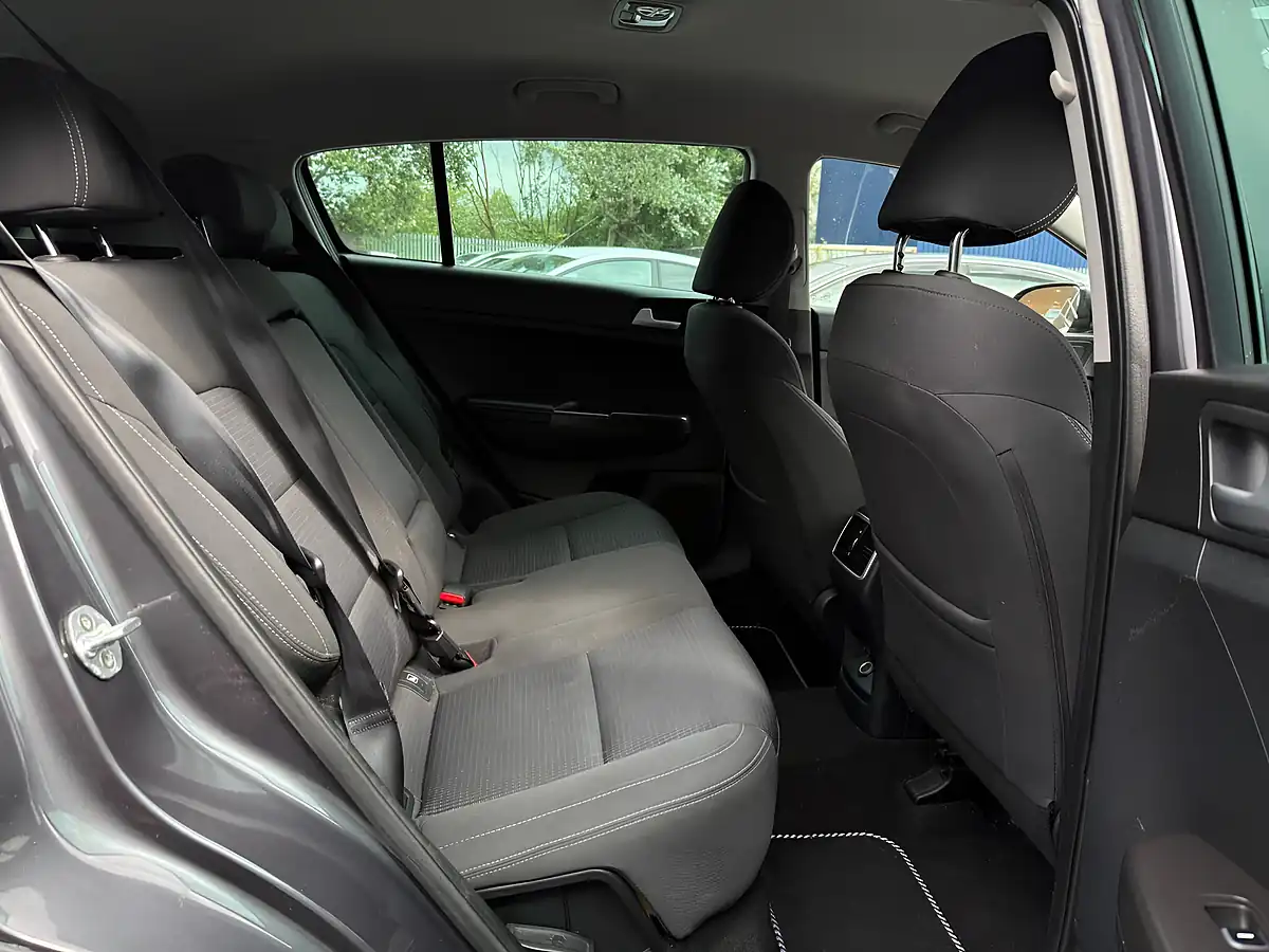 Used 2017 Kia Sportage 2 Silver - Interior and Exterior details 13