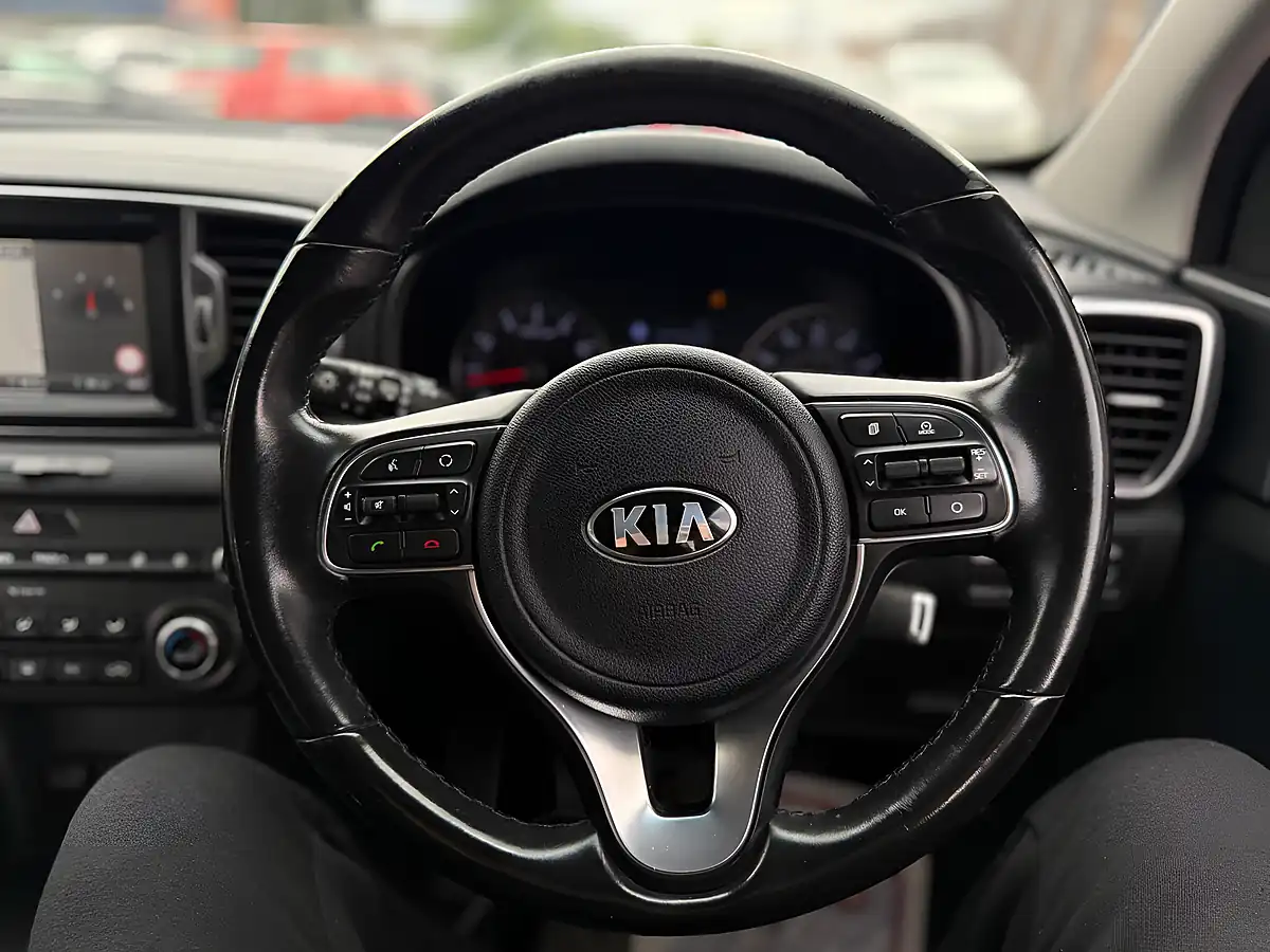 Used 2017 Kia Sportage 2 Silver - Interior and Exterior details 14