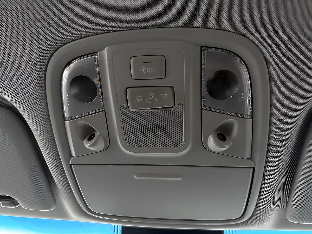Used 2017 Kia Sportage 2 Silver - Interior and Exterior details 16