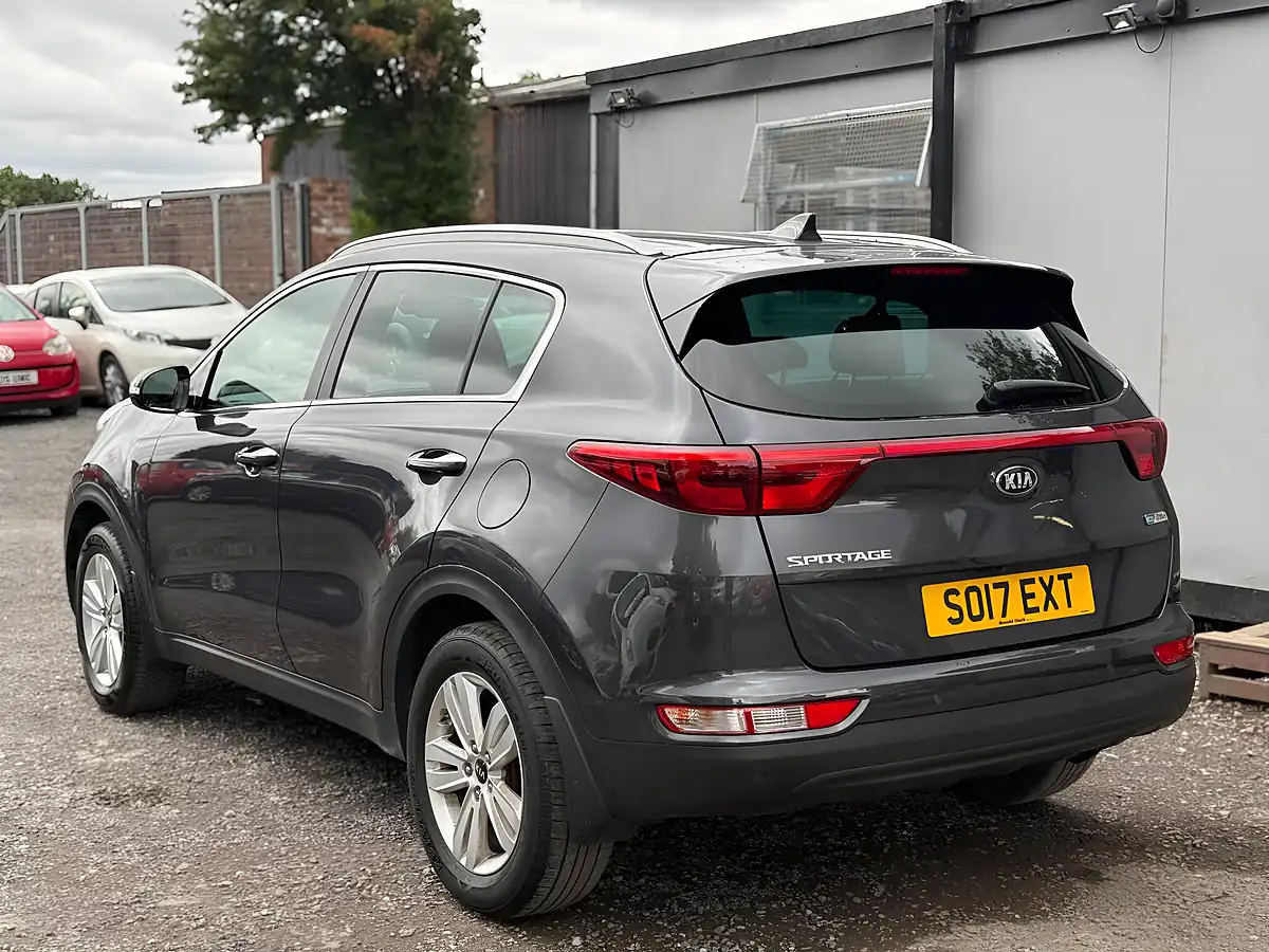 Used 2017 Kia Sportage 2 Silver - Interior and Exterior details 5