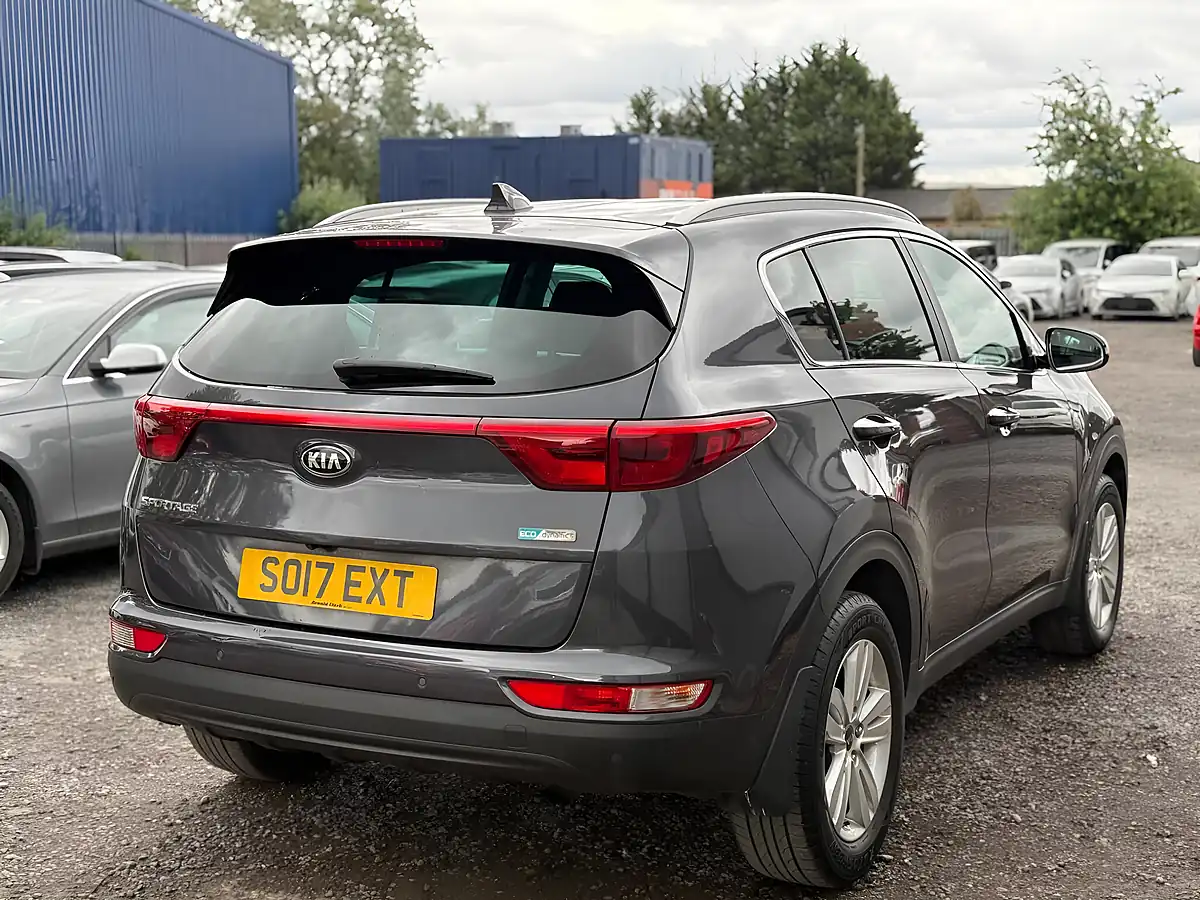 Used 2017 Kia Sportage 2 Silver - Interior and Exterior details 8