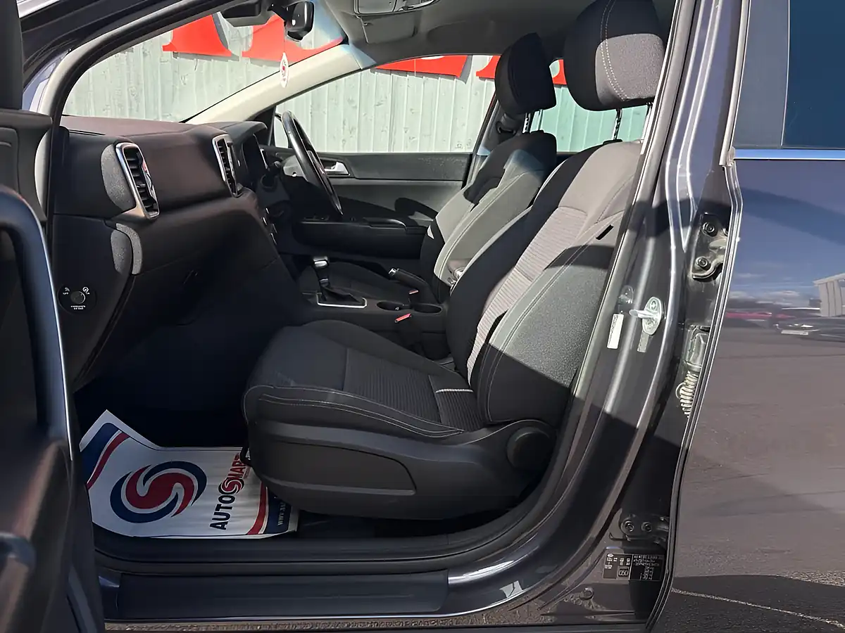 Used 2017 Kia Sportage 2 Silver - Interior and Exterior details 11
