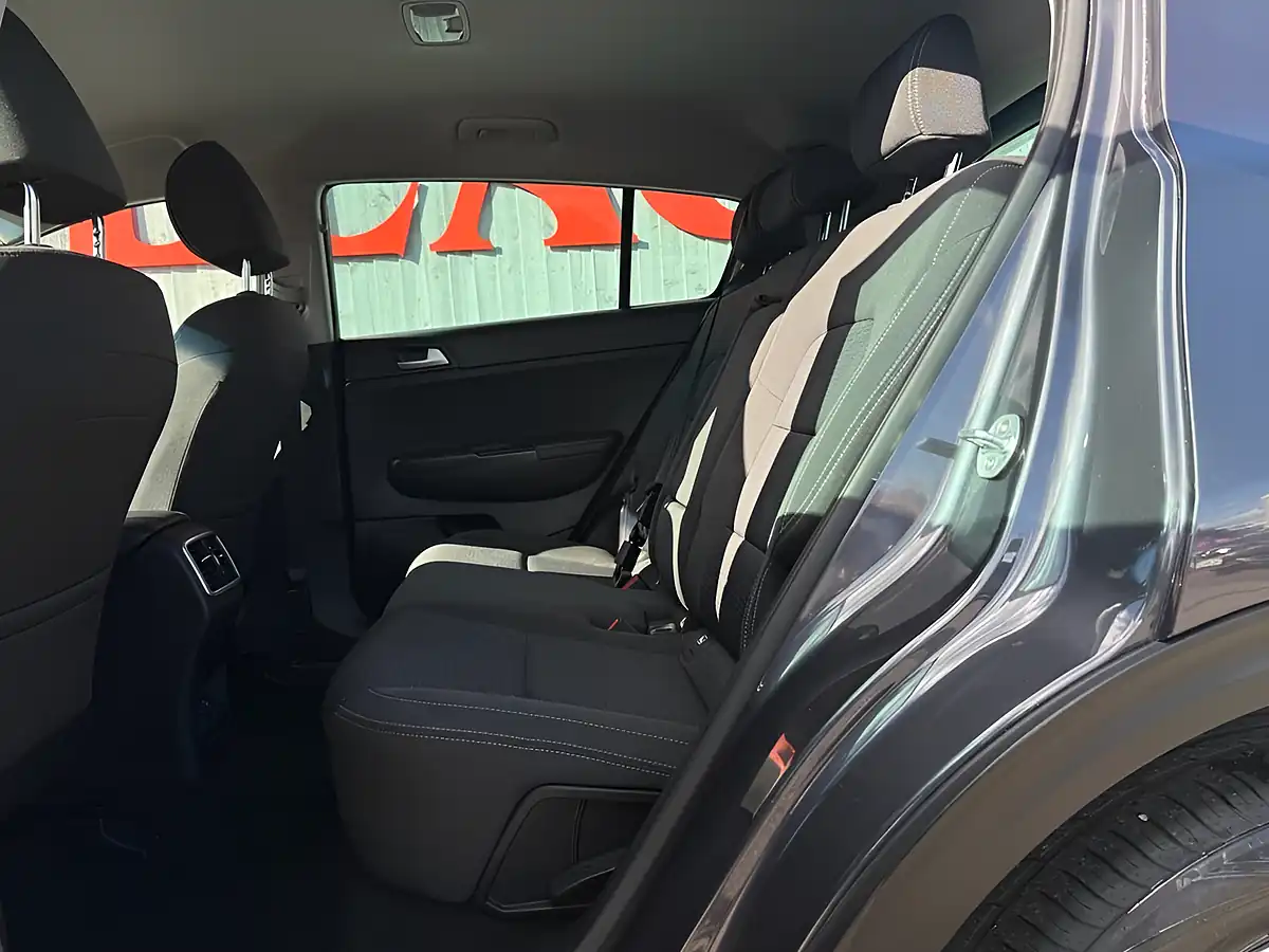 Used 2017 Kia Sportage 2 Silver - Interior and Exterior details 13