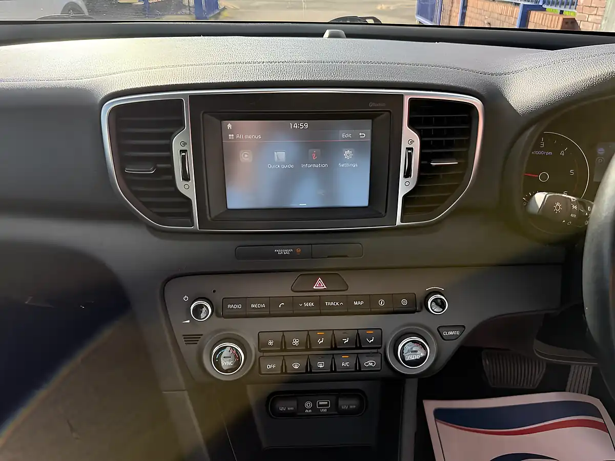 Used 2017 Kia Sportage 2 Silver - Interior and Exterior details 19