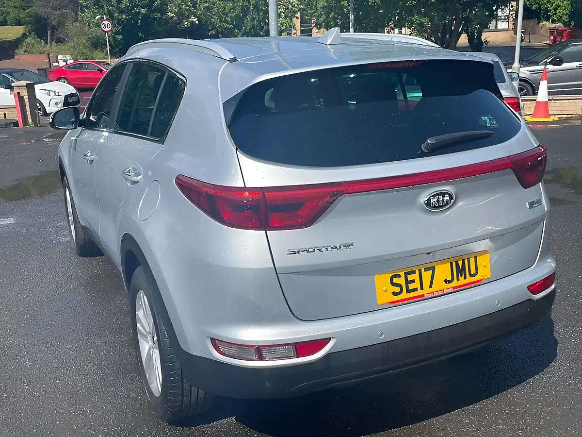 Used 2017 Kia Sportage 2 Silver - Interior and Exterior details 6