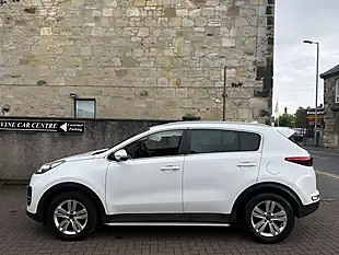 Used 2017 Kia Sportage 2 White - Interior and Exterior details 12