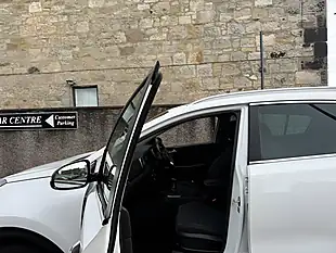 Used 2017 Kia Sportage 2 White - Interior and Exterior details 6