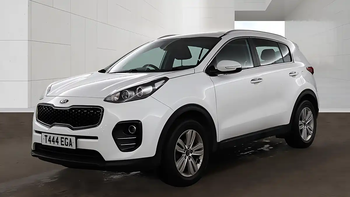Used 2017 Kia Sportage 2 White - Interior and Exterior details 2