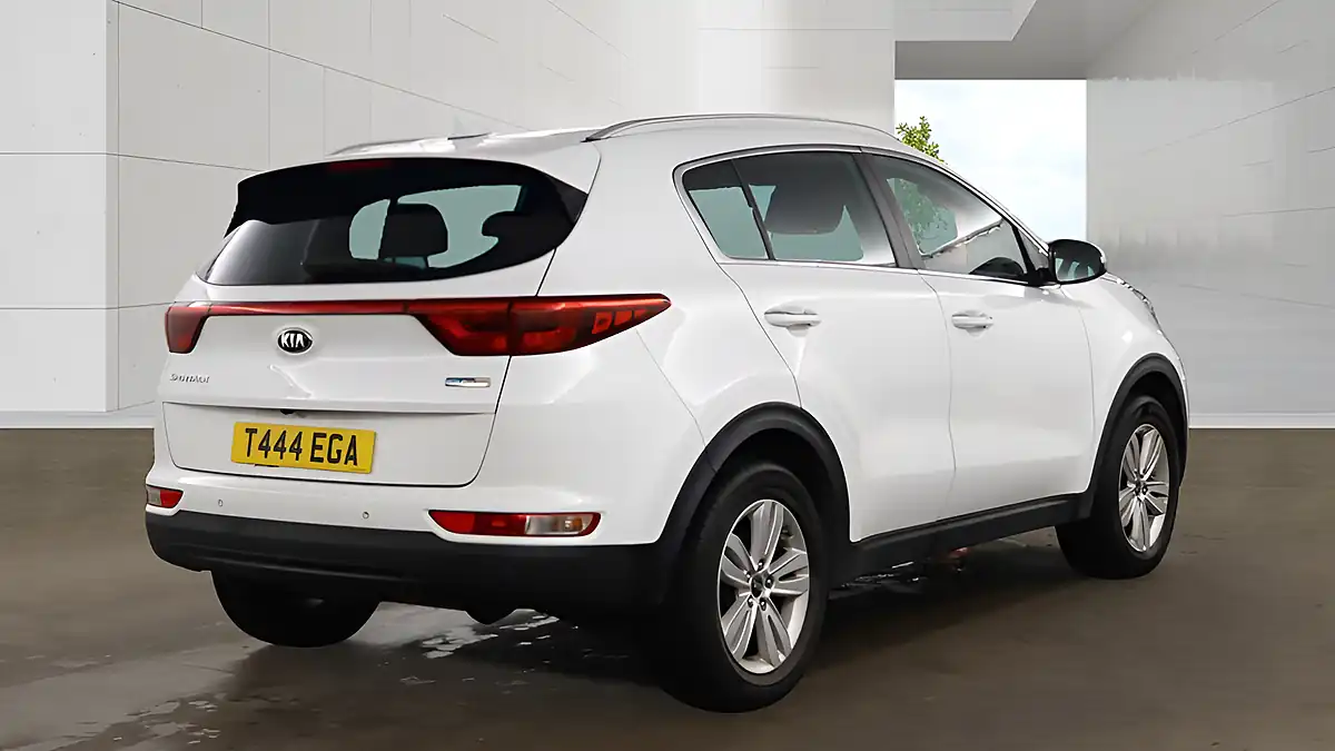 Used 2017 Kia Sportage 2 White - Interior and Exterior details 4