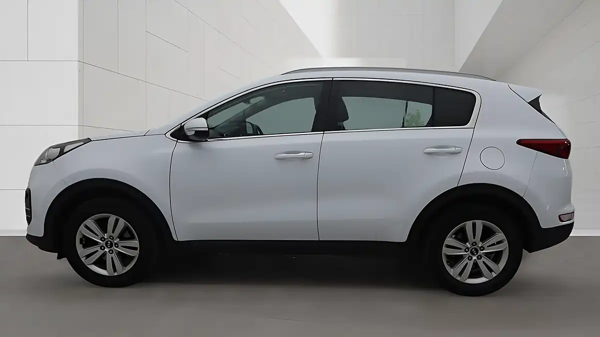 Used 2017 Kia Sportage 2 White - Interior and Exterior details 12