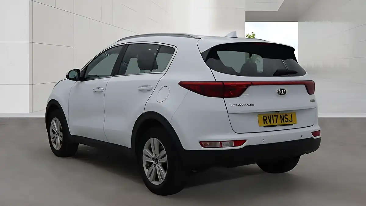 Used 2017 Kia Sportage 2 White - Interior and Exterior details 9