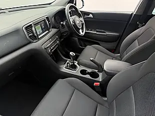 Used 2017 Kia Sportage 2 White - Interior and Exterior details 2