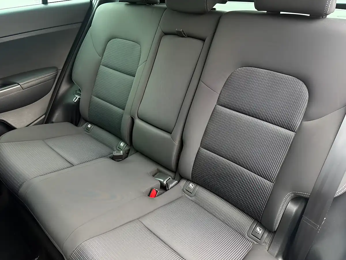Used 2017 Kia Sportage 2 White - Interior and Exterior details 20