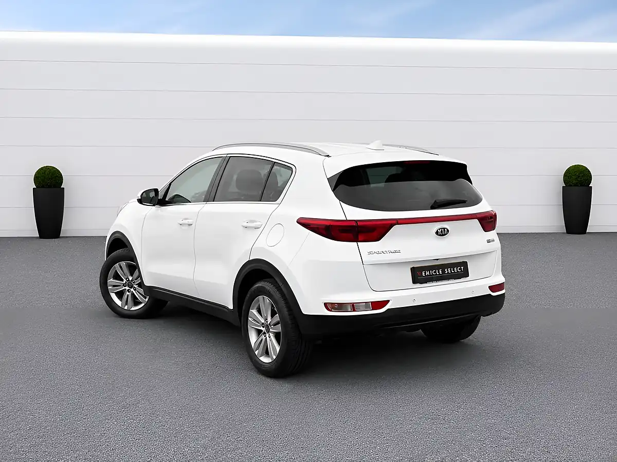 Used 2017 Kia Sportage 2 White - Interior and Exterior details 9