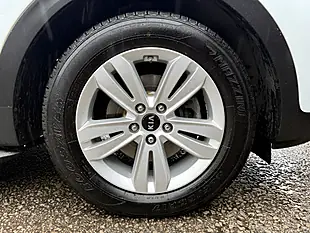 Used 2017 Kia Sportage 2 White - Interior and Exterior details 10