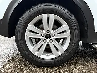 Used 2017 Kia Sportage 2 White - Interior and Exterior details 11